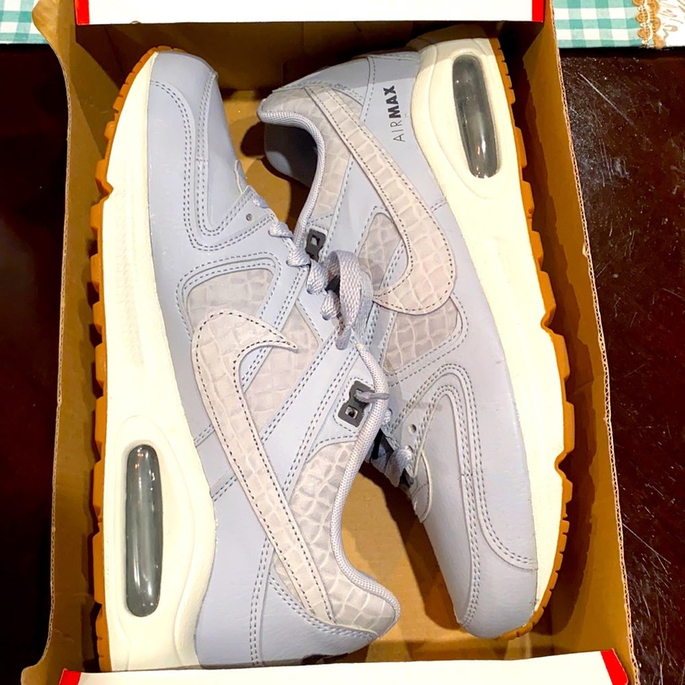 NIKE Air Max!! Beautiful color
